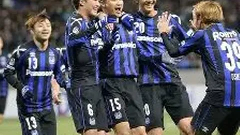 足球盛宴12载巅峰回望：莱万9分钟狂飙5球奇迹，国足叙利亚绝平瞬间震撼再现！