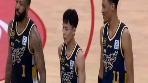 “布云朝克特达拉斯站男单首轮止步”